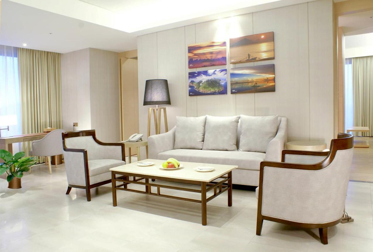 Cuncyue Hot Spring Resort Luodong Δωμάτιο φωτογραφία A living room