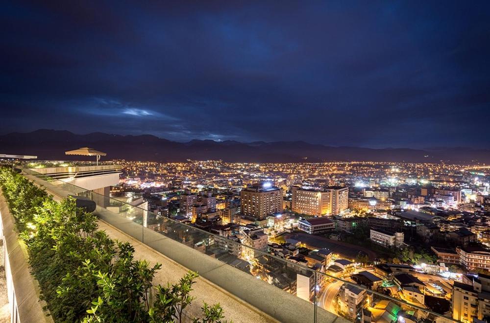 Cuncyue Hot Spring Resort Luodong Εξωτερικό φωτογραφία View of the city from the Acropolis