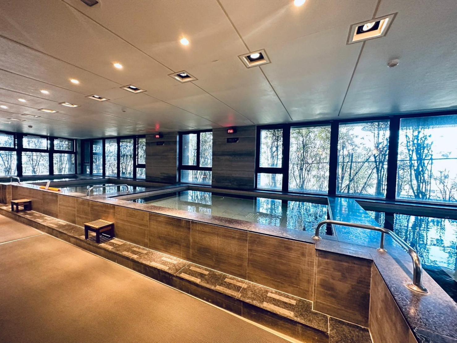 Cuncyue Hot Spring Resort Luodong Εξωτερικό φωτογραφία A modern onsen in Tokyo