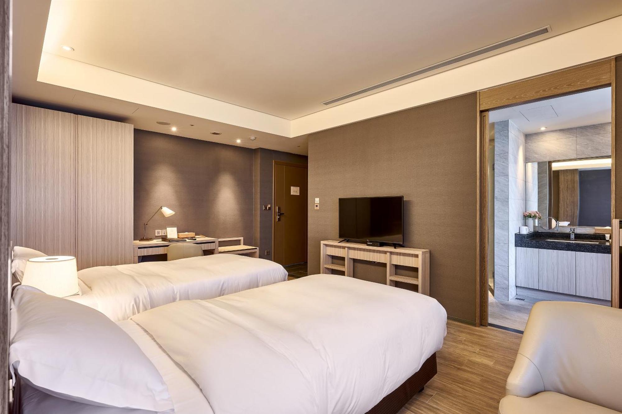 Cuncyue Hot Spring Resort Luodong Δωμάτιο φωτογραφία Deluxe Twin Room
