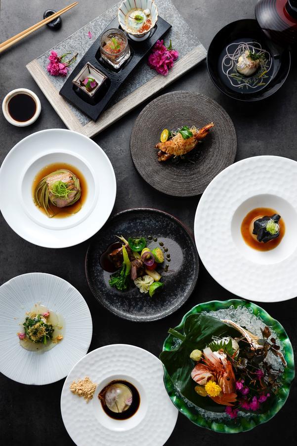 Cuncyue Hot Spring Resort Luodong Εξωτερικό φωτογραφία Dishes at the restaurant