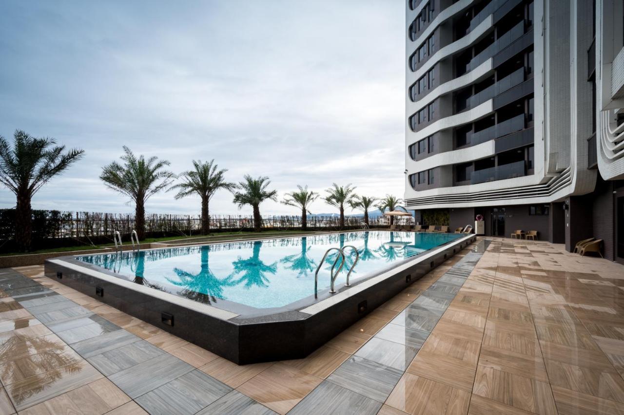 Cuncyue Hot Spring Resort Luodong Εξωτερικό φωτογραφία The swimming pool