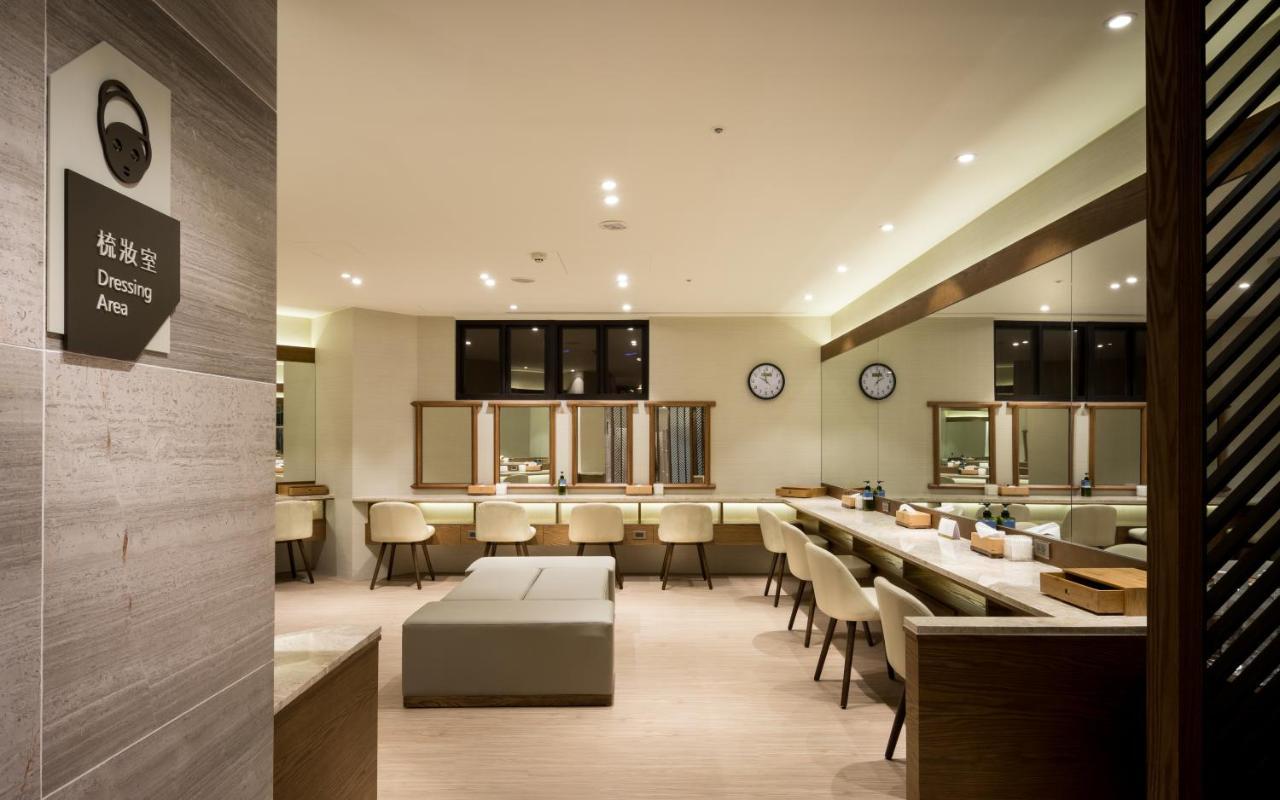 Cuncyue Hot Spring Resort Luodong Εξωτερικό φωτογραφία The dressing room at the Hong Kong Convention and Exhibition Centre